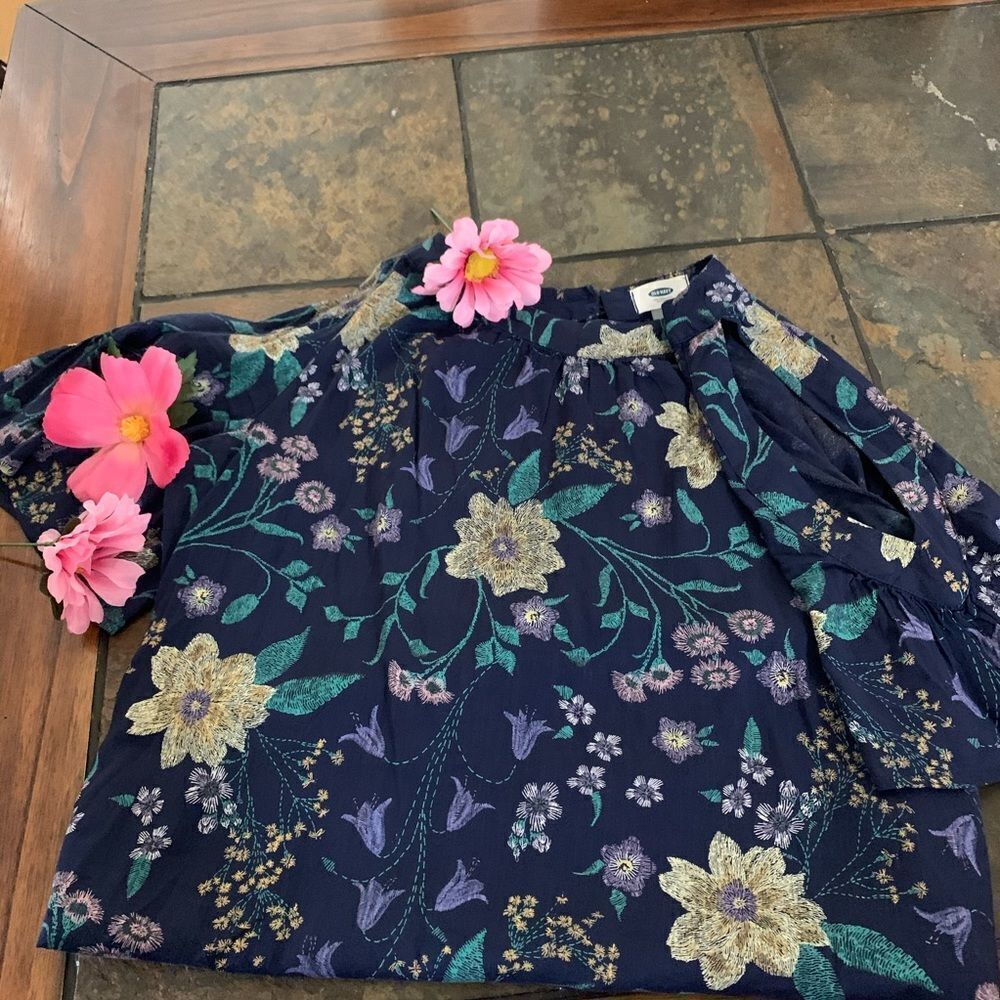 Old Navy flutter top